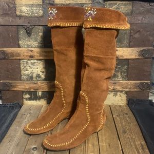 Gorgeous Aldo Suede Moccasin Beaded Boots